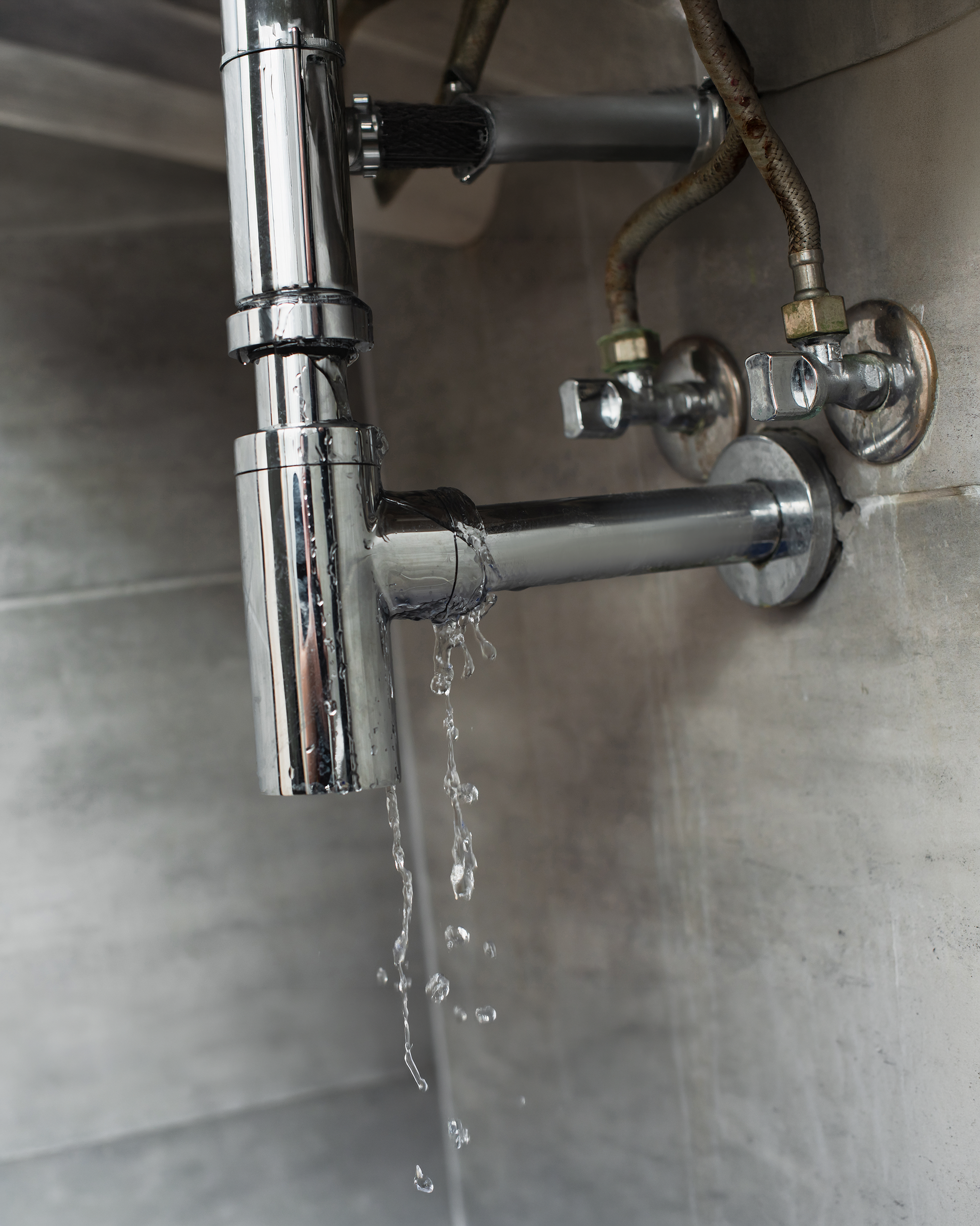 leaking pipe image
